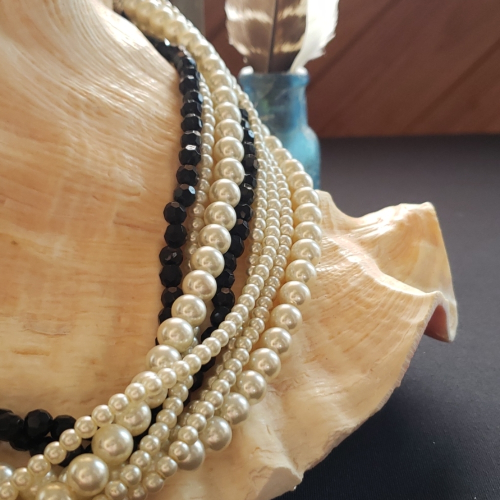 Multi-Strand Pearl Necklace - Picture 4 of 4